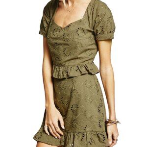 Sage The Label Size Medium Heart Neck Eyelet O’Keefe Top